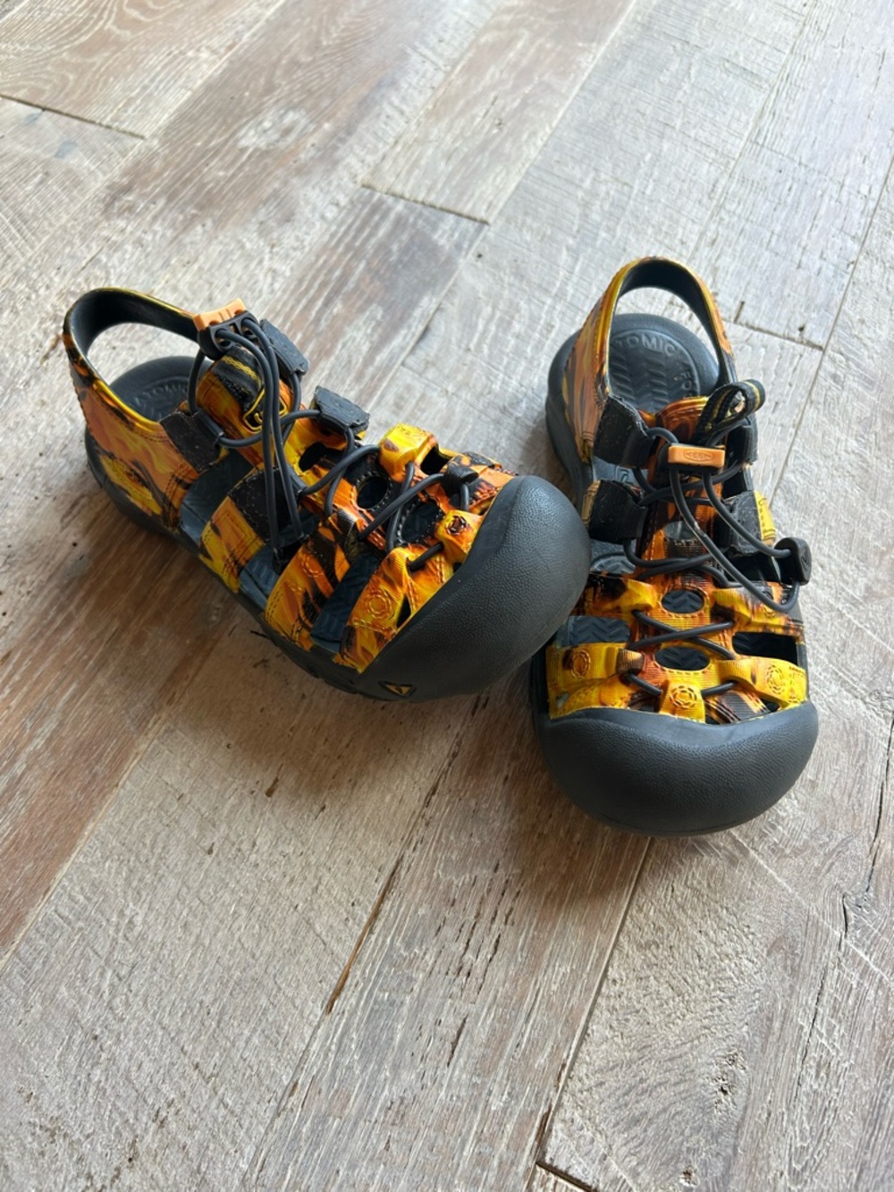 Kids Keen FLAME 🔥 Sandals
